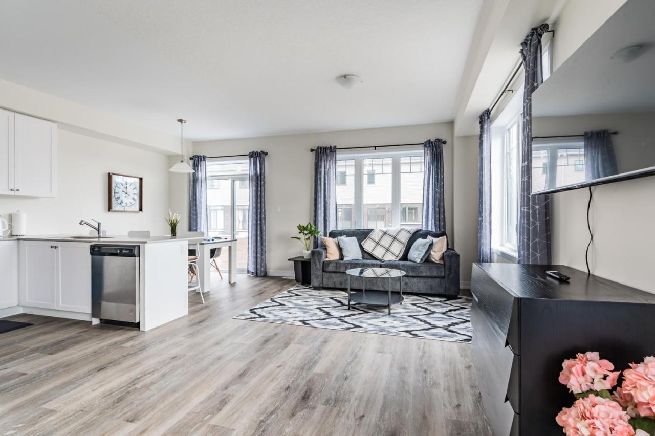 Luxury Townhouse Close To Fairview Casino In Niagara Falls Villa ภายนอก รูปภาพ
